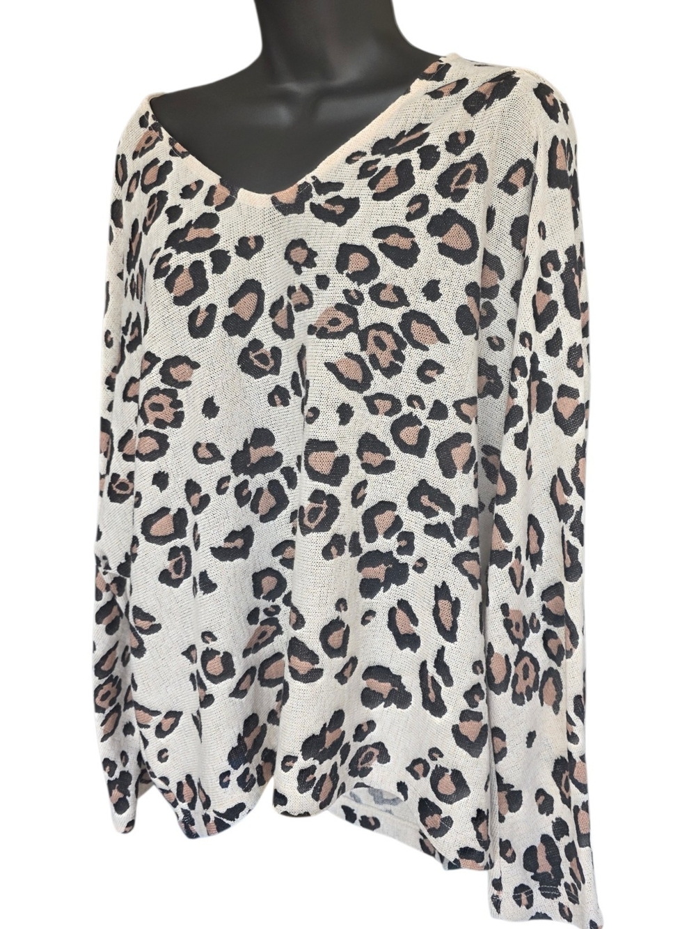 M T S Leopard Print V-Neck Lightweight Knit Sweater - Cream & Brown Medium